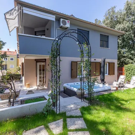 Casa Antonio Rovigno